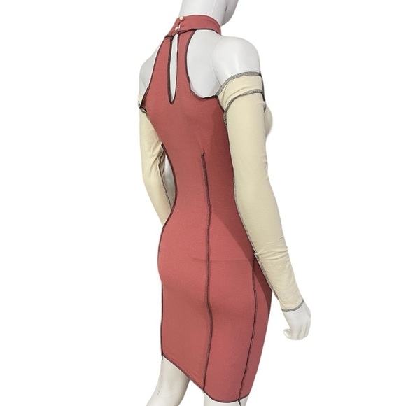 Cold Shoulder Dress
New - Picture 7 of 10